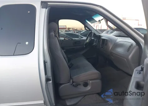 2002 Ford F-150 Xl/Xlt z USA, uszkodzony, nr VIN 1FTRX17252NA17611